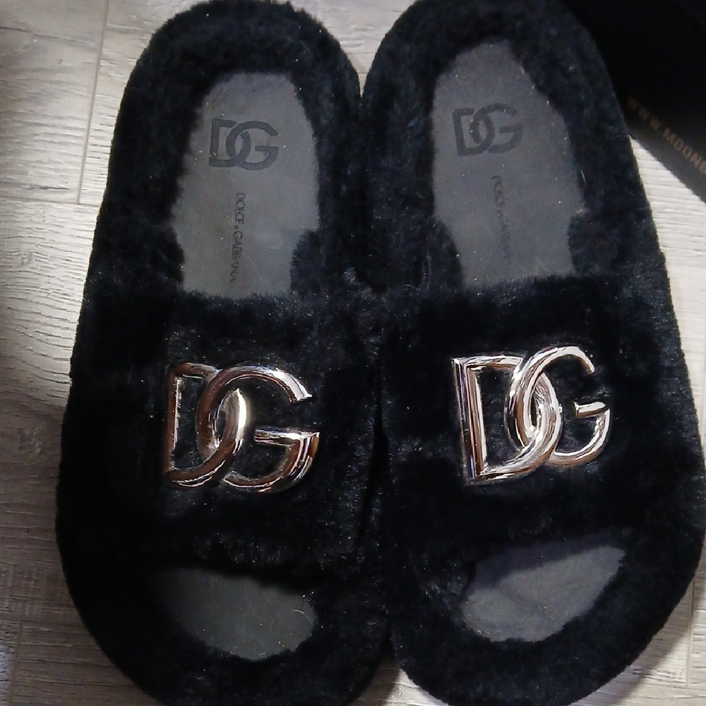 Dolce & Gabbana Black Plush Slippers